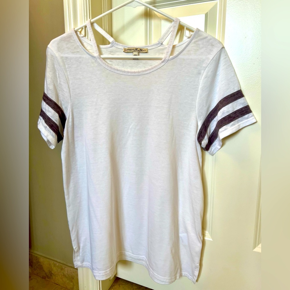 Express oversized tee with contrast sleeves. Size XS